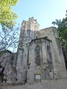 Chapelle absidiale del Convento des Cordeliers. Nel 1348 vi sarebbe stata sepolta Laura, la donna amata dal Petrarca