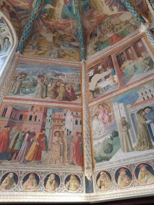 Affreschi di Benozzo Gozzoli nella cappella maggiore, parete di destra