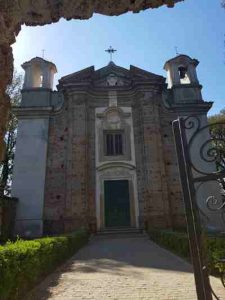 Chiesa di Santa Maria del monte a Sutri, facciata