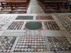 Il pavimento cosmatesco della cattedrale di Santa Maria Assunta