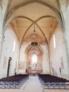 San Bevignate a Perugia, l'interno