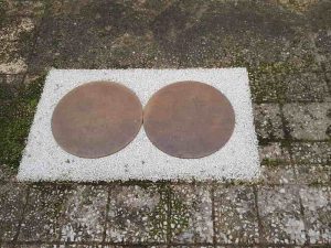 Richard Serra, Two solid steel circles (o Spoleto circles), Collezione Carandente