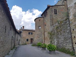 Volpaia, strada del borgo