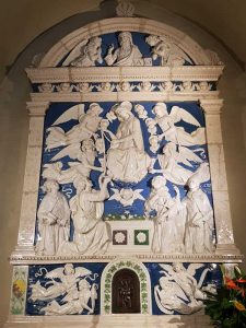 Andrea della Robbia, Assunta che dona la cintola a san Tommaso fra i santi Gregorio, Francesco e Bonaventura