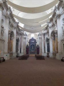 La navata della chiesa di Sant'Agostino