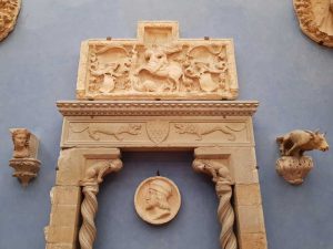 Sala delle sculture medievali e rinascimentali del Museo Bardini - dettaglio