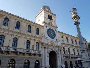 Il palazzo del Capitanio e la torre dell'orologio a Padova