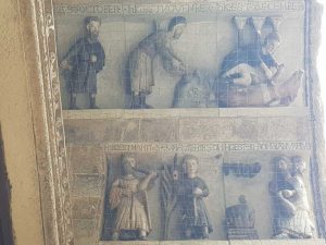 Allegoria dei mesi, portale della pieve di santa Maria, Arezzo