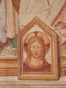 Benozzo Gozzoli, Tabernacolo della Madonna della Tosse di Castelfiorentino, Finta pala d'altare - dettaglio della finta icona del Volto Santo