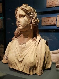Fragment de statue d'Ariane, III siècle a.C.