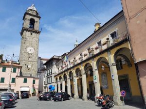 Piazza della Repubblica e Campanone di Pontremoli