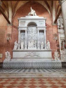 Chiesa di Santa Maria Gloriosa dei Frari, il monumento funebre di Tiziano