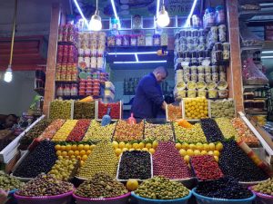 Mercato coperto, il banco delle olive