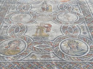 Mosaico di Bacco e le quattro stagioni
