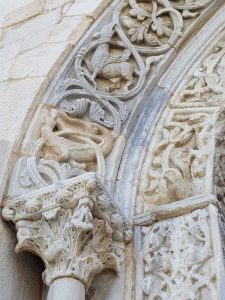 Portale della cattedrale, dettaglio della decorazione