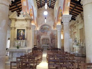 Abbazia di Santa Maria di Cerrate, interno della chiesa