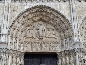Portale reale, arcata centrale. Cattedrale di Chartres
