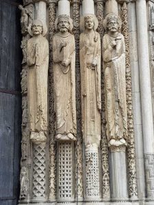 Portale reale, arcata centrale - dettaglio. Cattedrale di Chartres delle statue-colonna
