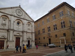 Cosa vedere a Pienza, la cattedrale e il palazzo Piccolomini in piazza Pio II