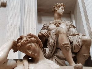 Michelangelo, scultura della notte e di Giuliano duca di Nemours, Sagrestia nuova di san Lorenzo