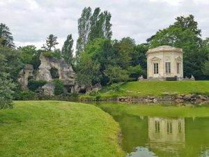 Tenuta di Trianon, Belvedere e grotta