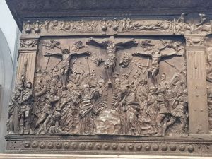 Donatello, Pulpito della passione, scena della crocifissione