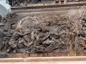 Donatello, Pulpito della resurrezione, scena della discesa di Cristo agli Inferi