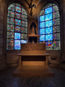 Cappella della Vergine e vetrate di Suger