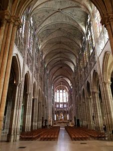 Basilica di saint-Denis, navata centrale