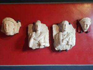 Coppie di rilievi funerari e teste - Musei Vaticani