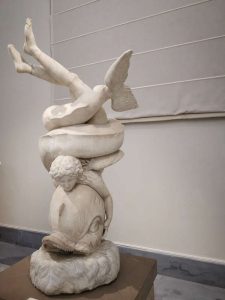 Gruppo statuario di Eros con il delfino - Scalone monumentale
