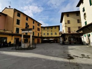 Visitare Pistoia. Piazza della Sala