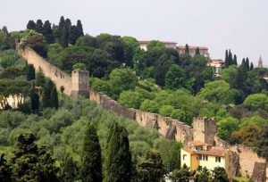 Colli di Firenze. Mura medievali tra porta san Miniato e porta san Giorgio @MuseFirenze