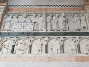 Portico, bassorilievi con le Storie di san Martino e i Lavori dei dodici mesi dell'anno