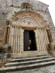 Portale della facciata della Collegiata di San Quirico d'Orcia