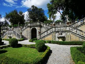Giardino di Flora di Villa Torrigiani, la scalinata di accesso