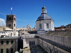 Tiburio e cupola della cattedrale di San Lorenzo vista dal tetto, e Torre Grimaldina