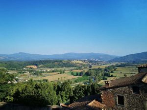 La valle del Casentino verso Bibbiena, vista dal castello dei Conti Guidi a Poppi