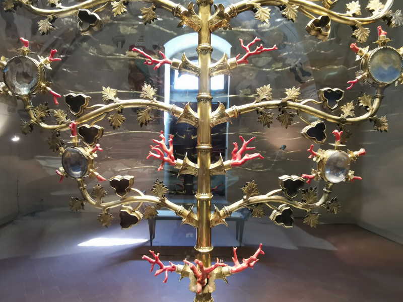 Albero d'oro di Lucignano. Dettaglio del fusto e dei rami