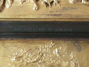 Porta del Paradiso, la firma di Lorenzo Ghiberti incisa