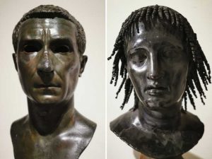 Busti provenienti dalla Villa dei Papiri di Ercolano. A sinistra L. Calpurnio Pisone, a destra Tolomeo Apione