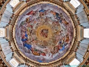 Cupola affrescata da Giovanni Lanfranco con il Paradiso