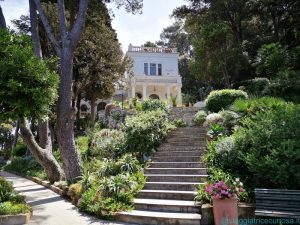La villa e il suo giardino
