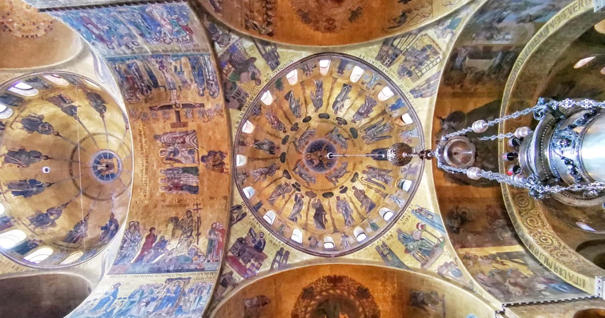 Basilica di San Marco, veduta della cupola centrale - raffigurante l'Ascensione di Gesù - e di quella della Pentecoste